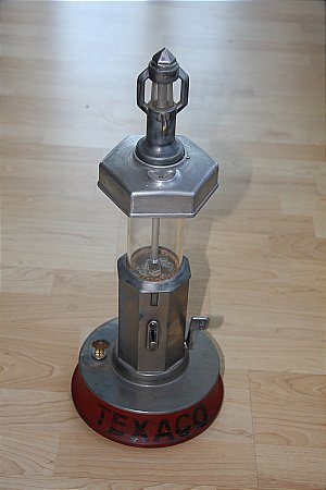 TEXACO COIN OPERATED LIGHTER FUEL DISPENSER - click to enlarge